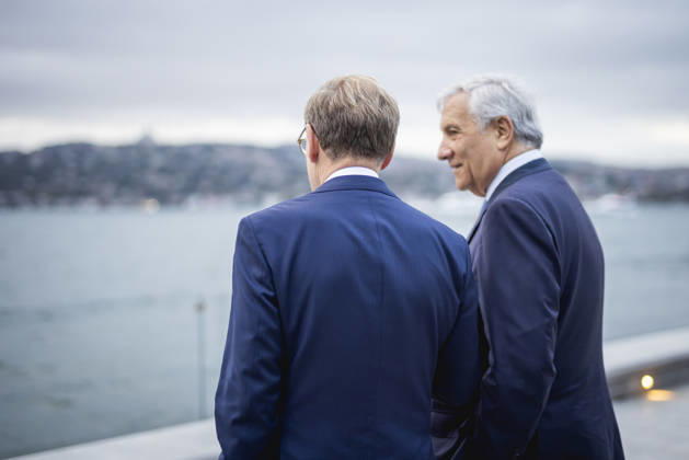 (L-R) Johann Wadephul (CDU), Bundesaussenminister, und Antonio Tajani, Aussenminister von Italien, aufgenommen im Rahmen eines Treffens in Istanbul, 23.10.2026. Fotografiert im Auftrag des Auswaertigen Amtes Istanbul Tuerkei Copyright: xJulianexSonntagx