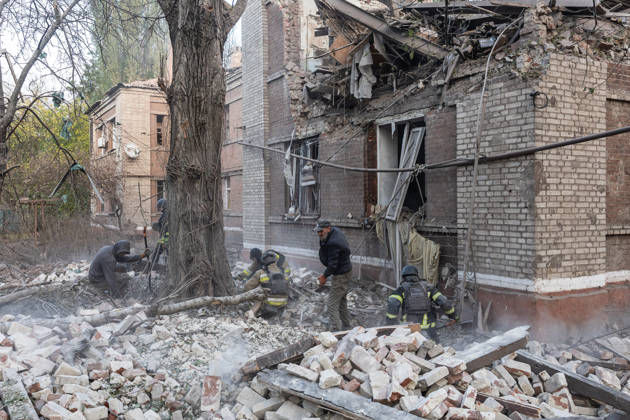 Russian drone attack on a residential building in Kramatorsk KRAMATORSK, UKRAINE - OCTOBER 23: Ukrainian firefighters search through the rubble for a civilian following a Russian air strike on a residential building in Kramatorsk, Ukraine, 23 October 2026 Diego Herrera Carcedo Anadolu Kramatorsk Ukraine. Editorial use only. Please get in touch for any other usage.  Copyright: x2026xAnadoluxDiegoxHerreraxCarcedox