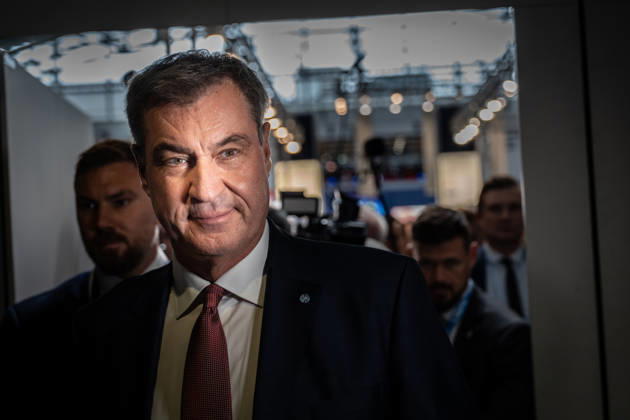 Markus Söder, CSU-Parteivorsitzender und Ministerpräsident von Bayern, auf dem Parteitag - Ankunft in der Messehalle C6;Parteitag der CSU in München, München Bayern Deutschland Messegelände München