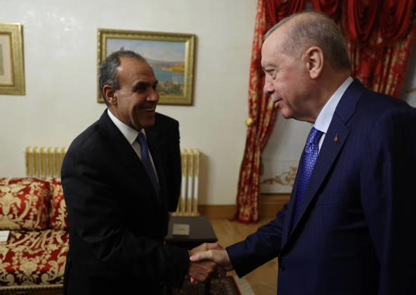 Turkish President Recep Tayyip Erdogan in Istanbul ISTANBUL, TURKIYE - OCTOBER 23: (----EDITORIAL USE ONLY - MANDATORY CREDIT - TURKISH PRESIDENCY MURAT KULA HANDOUT - NO MARKETING NO ADVERTISING CAMPAIGNS - DISTRIBUTED AS A SERVICE TO CLIENTS----) Turkish President Recep Tayyip Erdogan (R) receives foreign ministers visiting Turkiye for the R4+E3 Foreign Ministers Meetings, bringing together the R4 countries (Turkiye, Egypt, Pakistan and Saudi Arabia), the E3 countries (the United Kingdom, Germany and France), and Italy, in Istanbul, Turkiye, on October 23, 2026. Turkish Presidency Murat Kula Handout Anadolu Istanbul Turkey. Editorial use only. Please get in touch for any other usage. Copyright: x2026xAnadoluxTurkishxPresidencyx xMuratxKulax xHandoutx