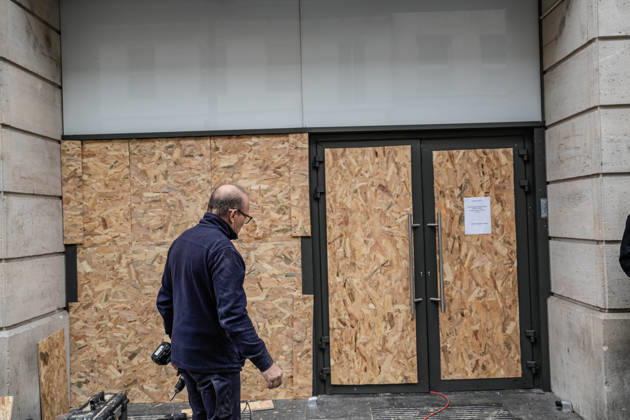 Shopfronts boarded up in Nancy ahead of planned protests NANCY, FRANCE - OCTOBER 23: Workers install protective wooden boards and plywood panels over shopfronts and commercial venues across downtown Nancy, France, on October 23, 2026. Local business owners and municipal authorities reinforced physical security measures ahead of large-scale public demonstrations planned for October 24, seeking to prevent vandalism and structural damage along major commercial corridors. Muhammed Said Tako Anadolu Nancy France. Editorial use only. Please get in touch for any other usage.  Copyright: x2026xAnadoluxMuhammedxSaidxTakox
