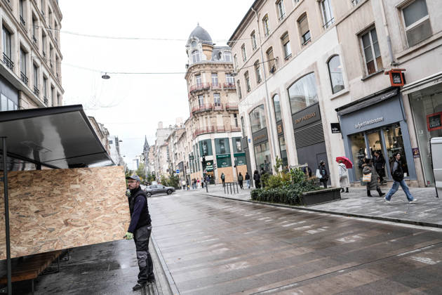 Shopfronts boarded up in Nancy ahead of planned protests NANCY, FRANCE - OCTOBER 23: Workers install protective wooden boards and plywood panels over shopfronts and commercial venues across downtown Nancy, France, on October 23, 2026. Local business owners and municipal authorities reinforced physical security measures ahead of large-scale public demonstrations planned for October 24, seeking to prevent vandalism and structural damage along major commercial corridors. Muhammed Said Tako Anadolu Nancy France. Editorial use only. Please get in touch for any other usage.  Copyright: x2026xAnadoluxMuhammedxSaidxTakox