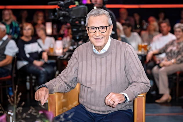 MDR - Riverboat. Moderator Jan Hofer anläßlich der Aufzeichnung der MDR - Talkshow Riverboat am 23.10.2026 in der Mediacity Leipzig. 20261023SFL0004