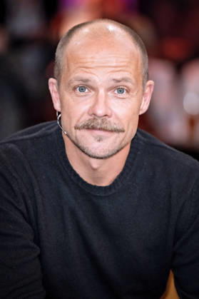 MDR - Riverboat. Schauspieler Matthias Koeberlin anläßlich der Aufzeichnung der MDR - Talkshow Riverboat am 23.10.2026 in der Mediacity Leipzig. 20261023SFL0026