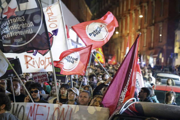 Protesters Clash with Police in Naples Students, trade union members and activists from Potere al Popolo take part in a demonstration against the rising cost of living in Piazza Municipio. Clashes between demonstrators and police break out during the protest. ABP18144 Copyright: xAntonioxBalascox