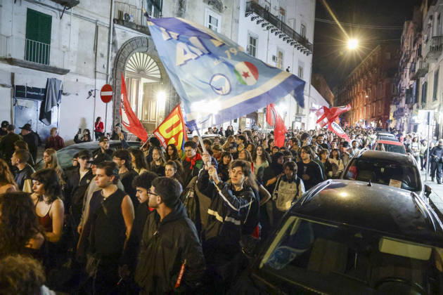 Protesters Clash with Police in Naples Students, trade union members and activists from Potere al Popolo take part in a demonstration against the rising cost of living in Piazza Municipio. Clashes between demonstrators and police break out during the protest. ABP18184 Copyright: xAntonioxBalascox