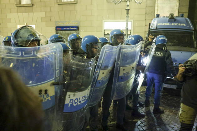 Protesters Clash with Police in Naples Students, trade union members and activists from Potere al Popolo take part in a demonstration against the rising cost of living in Piazza Municipio. Clashes between demonstrators and police break out during the protest. ABP18856 Copyright: xAntonioxBalascox