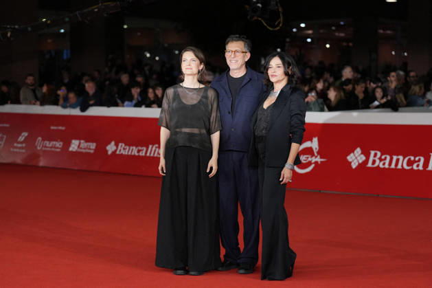 21st Rome Film Fest - Nina Roza Red Carpet Geneviève Dulude-Decelles, Chiara Caselli and Galin Stoev attend the red carpet premiere of the film NINA ROZA during the 21st Rome Film Fest in Rome, Italy on October 23, 2026. Photo by Andrea Bracaglia ABACAPRESS.COM Rome Italy Italy  Copyright: xBracagliaxAndrea ABACAx