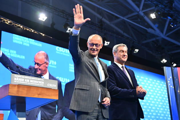 Bundeskanzler Friedrich MERZ und Markus SOEDER (Ministerpraesident Bayern und CSU Vorsitzender) auf dem Podium. CSU Parteitag 2026 am 23.und 24.10..2026 MESSE MUENCHEN