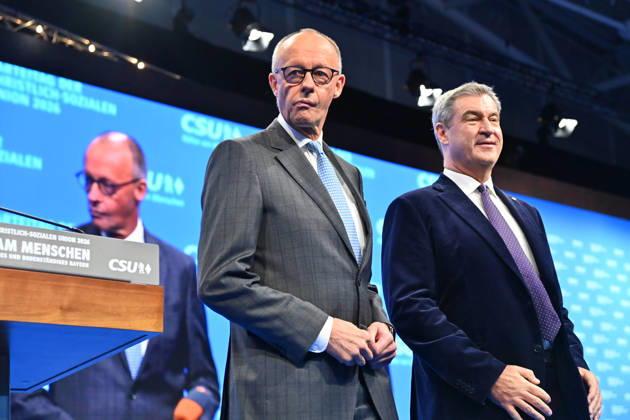 Bundeskanzler Friedrich MERZ und Markus SOEDER (Ministerpraesident Bayern und CSU Vorsitzender) auf dem Podium. CSU Parteitag 2026 am 23.und 24.10..2026 MESSE MUENCHEN