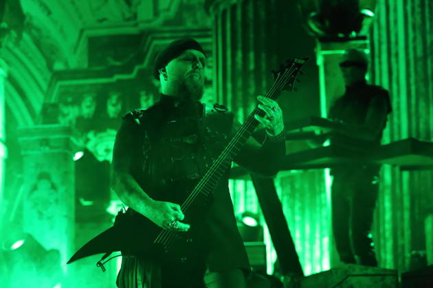 Sven Atle Erkekjetter Silenoz Kopperud von der Band Dimmu Borgir bei einem Konzert in der Columbiahalle in Berlin, 23. Oktober 2026. Behemoth & Dimmu Borgir Konzert Berlin