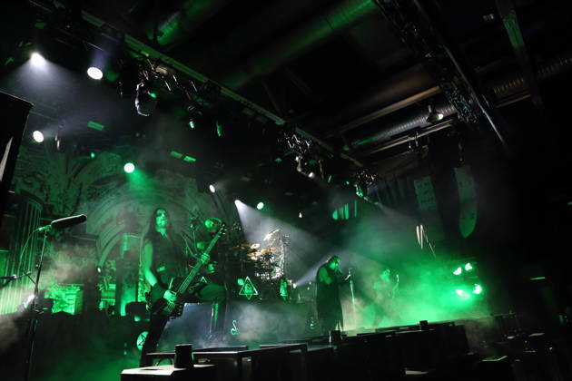 Victor Brandt, Dariusz Daray Brzozowski, Stian Tomt Shagrath Thoresen und Kjell Age Damage Karlsen, v.l., von der Band Dimmu Borgir bei einem Konzert in der Columbiahalle in Berlin, 23. Oktober 2026. Behemoth & Dimmu Borgir Konzert Berlin