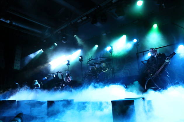 Patryk Dominik Seth Sztyber,Adam Michal Nergal Darski, Zbigniew Robert Inferno Prominski und Tomasz Orion Wroblewski, v.l., von der Band Behemoth bei einem Konzert in der Columbiahalle in Berlin, 23. Oktober 2026. Behemoth & Dimmu Borgir Konzert Berlin