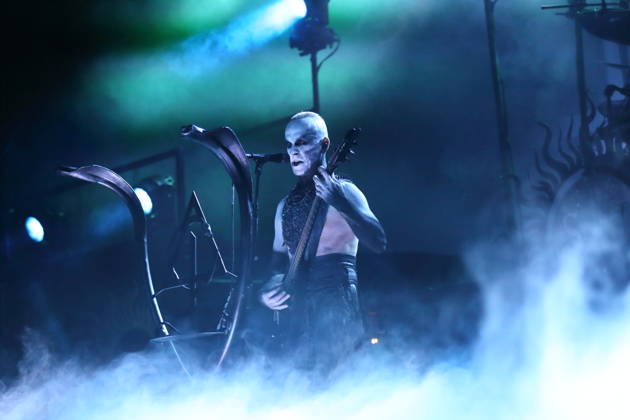 Adam Michal Nergal Darski von der Band Behemoth bei einem Konzert in der Columbiahalle in Berlin, 23. Oktober 2026. Behemoth & Dimmu Borgir Konzert Berlin
