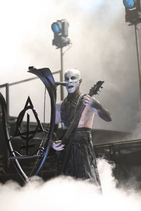 Adam Michal Nergal Darski von der Band Behemoth bei einem Konzert in der Columbiahalle in Berlin, 23. Oktober 2026. Behemoth & Dimmu Borgir Konzert Berlin