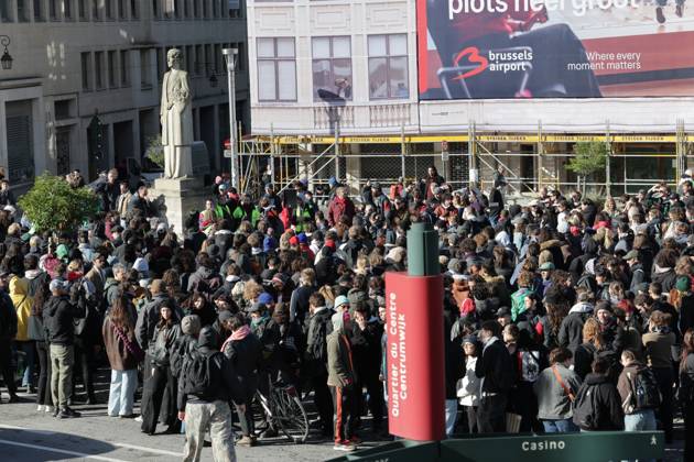 This image shows demonstrators after a call for protests in Brussels for purchasing power, healthcare, and education, on Saturday 24 October 2026.  NICOLASxMAETERLINCK 190851107
