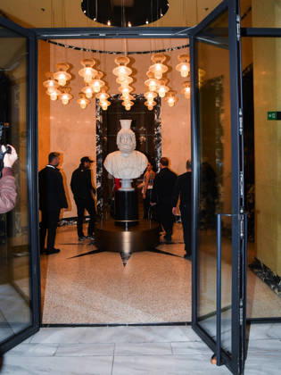 Kim Kardashian Arrives at the Bulgari Boutique - Rome Kim Kardashian arrives at the Bulgari boutique on Via Condotti, during the Rome Film Festival, in Rome, Italy, on October 23, 2026. Photo by Vincenzo Landi IPA ABACAPRESS.COM Rome Italy  Copyright: xIPA ABACAx