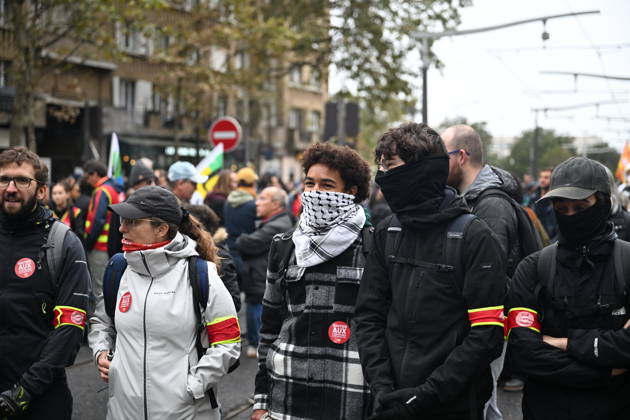 Demonstrators gather near Porte d Italie amid ongoing protests in Paris PARIS, FRANCE - OCTOBER 24: Demonstrators gather near Porte d Italie in southern Paris, chanting slogans ahead of planned marches, while security forces closely monitor the area in Paris, France, on October 24, 2026. Mouneb Taim Anadolu Paris France. Editorial use only. Please get in touch for any other usage.  Copyright: x2026xAnadoluxMounebxTaimx