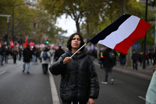 Demonstrators gather near Porte d Italie amid ongoing protests in Paris PARIS, FRANCE - OCTOBER 24: Demonstrators gather near Porte d Italie in southern Paris, chanting slogans ahead of planned marches, while security forces closely monitor the area in Paris, France, on October 24, 2026. Mouneb Taim Anadolu Paris France. Editorial use only. Please get in touch for any other usage.  Copyright: x2026xAnadoluxMounebxTaimx