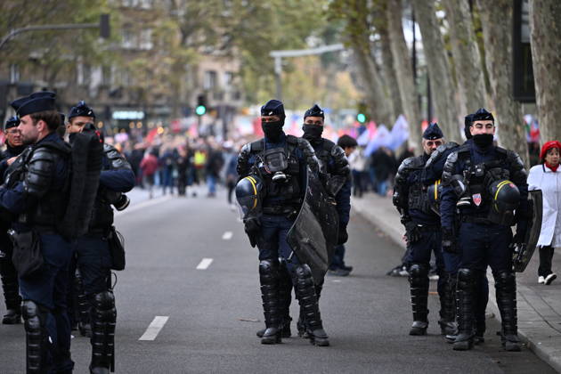 Demonstrators gather near Porte d Italie amid ongoing protests in Paris PARIS, FRANCE - OCTOBER 24: Demonstrators gather near Porte d Italie in southern Paris, chanting slogans ahead of planned marches, while security forces closely monitor the area in Paris, France, on October 24, 2026. Mouneb Taim Anadolu Paris France. Editorial use only. Please get in touch for any other usage.  Copyright: x2026xAnadoluxMounebxTaimx