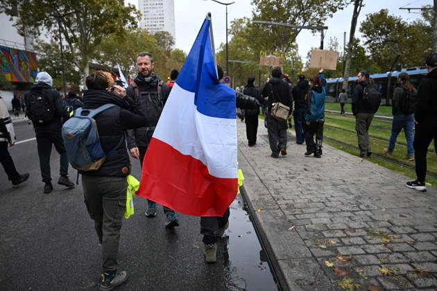 Demonstrators gather near Porte d Italie amid ongoing protests in Paris PARIS, FRANCE - OCTOBER 24: Demonstrators gather near Porte d Italie in southern Paris, chanting slogans ahead of planned marches, while security forces closely monitor the area in Paris, France, on October 24, 2026. Mouneb Taim Anadolu Paris France. Editorial use only. Please get in touch for any other usage.  Copyright: x2026xAnadoluxMounebxTaimx