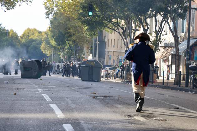 PROTESTS ON OCTOBER 24 PHOTOPQR LA PROVENCE Gilles Bader Marseille Oct. 24, 2026 Protests in Marseille on October 24, 2026 Napoleon France Oct. 24, 2026 Another day of protests this Saturday, and amid fears of renewed violence and looting, restrictions on freedom of movement and assembly have multiplied, drawing sharp criticism from civil liberties groups Marseille BdR France  Copyright: xPHOTOPQR LAxPROVENCE MAXPPPxGillesxBaderx 20261024PVL7199 20261024PVL7192