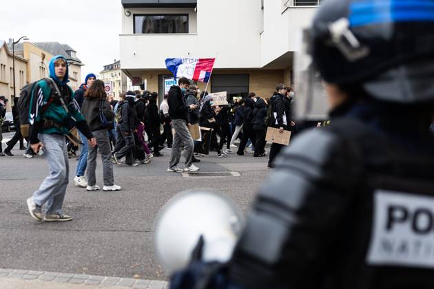 October 24 Protest: Demonstration Banned, in Metz PHOTOPQR LE REPUBLICAIN LORRAIN Hugo AZMANI Metz Oct. 24, 2026 October 24 Protest: Demonstration Banned, in Metz on Rue du XXe Corps Américain, France, Oct. 24, 2026 Another day of protests this Saturday, and amid fears of renewed violence and looting, restrictions on freedom of movement and assembly have multiplied, drawing sharp criticism from civil liberties groups Metz, Moselle, Lorraine, France Copyright: xPHOTOPQR LExREPUBLICAINxLORRAIN xHugoxAZMANIx 20261024RBL7864 20261024RBL7864