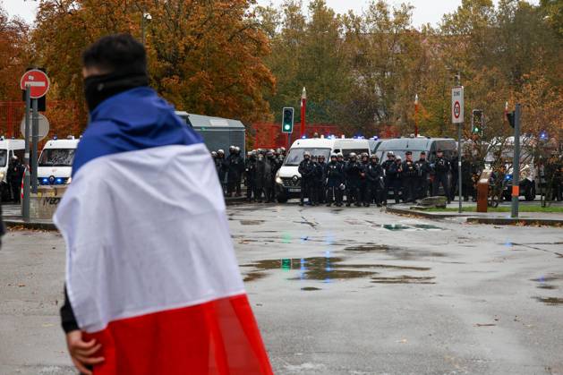 Protest, Act 2: PHOTOPQR, VOIX DU NORD, Thierry Thorel, October 24, 2026. Lille, October 24, 2026. Protest in the streets of the capital of Flanders, Act 2: Here, a clash between protesters and CRS officers. Photo by Thierry Thorel, La Voix du Nord, France, Oct. 24, 2026. Another day of protests this Saturday, and amid fears of renewed violence and looting, restrictions on freedom of movement and assembly have multiplied, drawing sharp criticism from civil liberties groups. Hauts-de-France, France Copyright: xPHOTOPQR VOIXxDUxNORD MAXPPPxThierryxThorelx 20261024VDN7812 20261024VDN7812