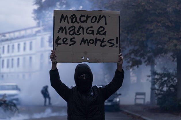 Demonstration and clashes between protesters and police in Strasbourg STRASBOURG, FRANCE - OCTOBER 24: Protesters clash with law enforcement officers during a demonstration in the city centre of Strasbourg, France on October 24, 2026. Police officers intervene to disperse groups of protesters as tear gas is deployed. Clashes, projectile throwing and property damage are reported in several streets. Barricades and burning vehicles reflect the tense situation surrounding the protest. Elyxandro Cegarra Anadolu Strasbourg France. Editorial use only. Please get in touch for any other usage.  Copyright: x2026xAnadoluxElyxandroxCegarrax
