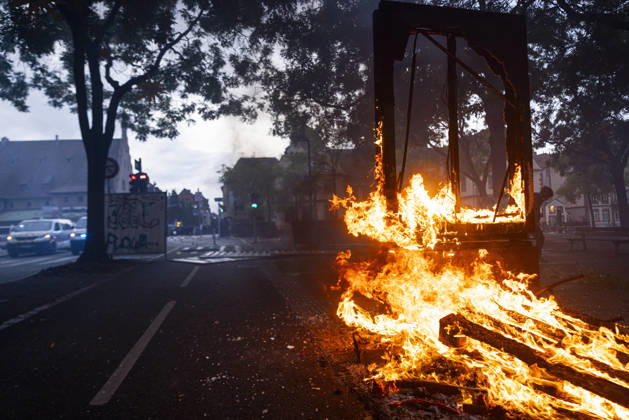 Demonstration and clashes between protesters and police in Strasbourg STRASBOURG, FRANCE - OCTOBER 24: Protesters clash with law enforcement officers during a demonstration in the city centre of Strasbourg, France on October 24, 2026. Police officers intervene to disperse groups of protesters as tear gas is deployed. Clashes, projectile throwing and property damage are reported in several streets. Barricades and burning vehicles reflect the tense situation surrounding the protest. Elyxandro Cegarra Anadolu Strasbourg France. Editorial use only. Please get in touch for any other usage.  Copyright: x2026xAnadoluxElyxandroxCegarrax