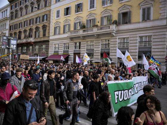 Rome Anti-War Demonstration Rome, Italy, October 24, 2026. Demonstrators take part in an anti-war march, under the slogan Fuori l™Italia dalla guerra (Keep Italy Out of the War). Protesters, opposing Italy™s involvement in wars, military rearmament and the Italian government™s policies. Rome Italy Copyright: xWWW.ANDREACALANDRA.COMx