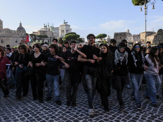 Rome Anti-War Demonstration Rome, Italy, October 24, 2026. Demonstrators take part in an anti-war march, under the slogan Fuori l™Italia dalla guerra (Keep Italy Out of the War). Protesters, opposing Italy™s involvement in wars, military rearmament and the Italian government™s policies. Rome Italy Copyright: xWWW.ANDREACALANDRA.COMx