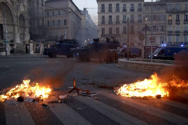October 24 Protest PHOTOPQR LA PROVENCE PENNANT Franck Marseille Oct. 24, 2026 End of the October 24 protest against the high cost of living and clashes with police in downtown Marseille at Porte d’Aix and Réformés France Oct. 24 2026 Another day of protests this Saturday, and amid fears of renewed violence and looting, restrictions on freedom of movement and assembly have multiplied, drawing sharp criticism from civil liberties groups Marseille, Marseille, France  Copyright: xPHOTOPQR LAxPROVENCE MAXPPPxPENNANTxFranckx 20261024PVL9059 20261024PVL9059
