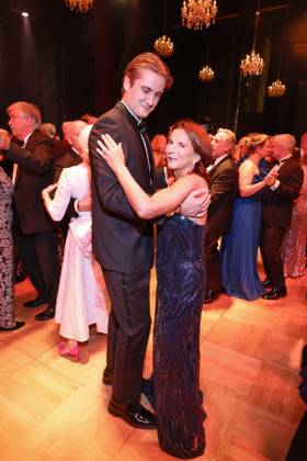 Leipziger Opernball 2026 Claudia Obert erster Tanz, Leipziger Opernball 2026, Oper Leipzig, Datum: 24.10.2026 Copyright: xEventpress Kratschx