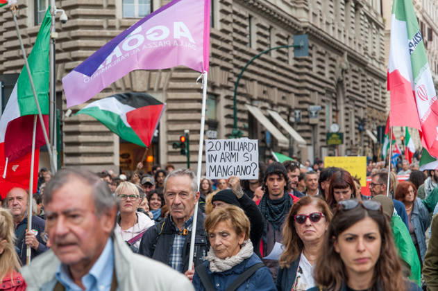 IPA90132231 - October 24, 2026: Demonstration in Rome organized by the October 17 Movement. P.S.: The photo may be used provided that the context in which it was taken is respected and that there is no intent to defame or disparage the individuals depicted.  Copyright: xStefanoxRonchinix xStefanoxxRonchinix IPA90132231
