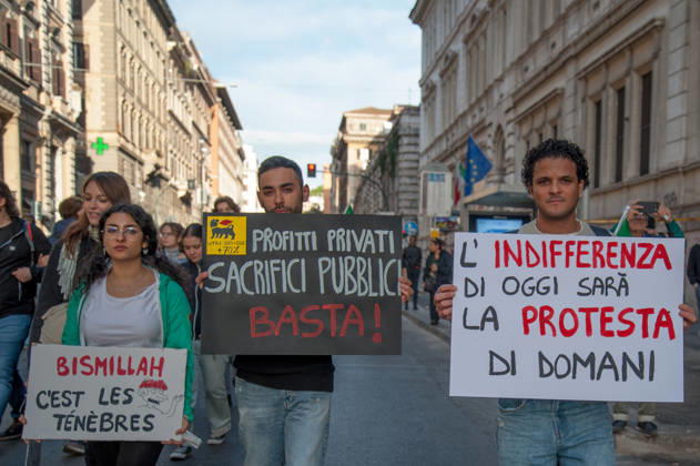 IPA90132260 - October 24, 2026: Demonstration in Rome organized by the October 17 Movement. P.S.: The photo may be used provided that the context in which it was taken is respected and that there is no intent to defame or disparage the individuals depicted.  Copyright: xStefanoxRonchinix xStefanoxxRonchinix IPA90132260