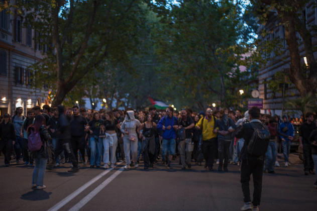 IPA90132264 - October 24, 2026: Demonstration in Rome organized by the October 17 Movement. P.S.: The photo may be used provided that the context in which it was taken is respected and that there is no intent to defame or disparage the individuals depicted.  Copyright: xStefanoxRonchinix xStefanoxxRonchinix IPA90132264