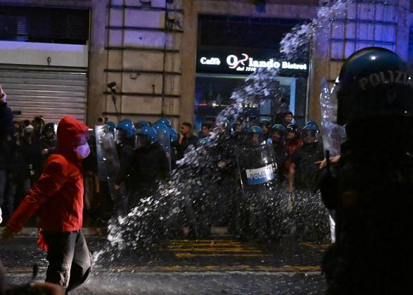 Demonstration against the government in Rome ROME, ITALY - OCTOBER 24: Police officers and water cannon vehicles block a road as anti-government protesters attempt to march toward the prime minister s office, on October 24, 2026 in Rome, Italy. Demonstrators taking part in the protest came face to face with security forces as police prevented them from advancing. Baris Seckin Anadolu Rome Italy. Editorial use only. Please get in touch for any other usage.  Copyright: x2026xAnadoluxBarisxSeckinx