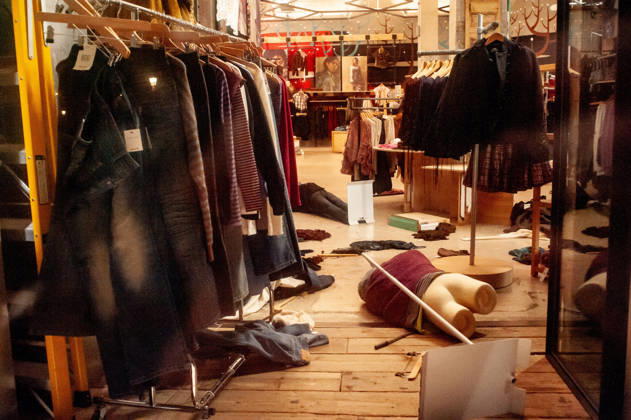 October 24, 2026, Barcelona, Spain: A looted shop amid unrest in downtown Barcelona. The disturbances were marked by clashes between demonstrators and police, widespread vandalism and looting across the city centre, as groups smashed shop windows and damaged businesses during the night. Barcelona Spain - ZUMAb137 20261024_fap_b137_015 Copyright: xJordixBoixareux