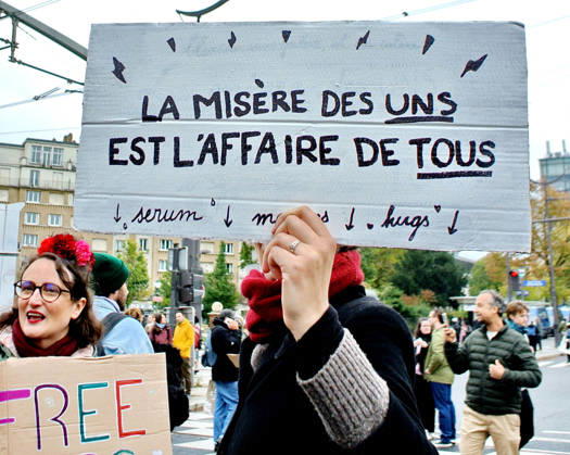 Yellow Vests Protest Act II - Paris Demonstration in favor of purchasing power, the protection of public services, and fiscal and social justice, as part of a nationwide call for mobilisation bringing together former members of the Yellow Vest movement, labor unions, high school and university students. in Paris on October 24, 2026. Photo by Karim Ait Adjedjou ABACAPRESS.COM Paris France  Copyright: xAitxAdjedjouxKarim ABACAx