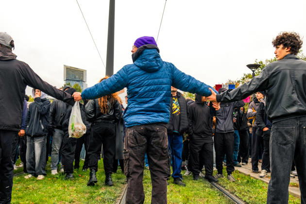 Yellow Vests Protest Act II - Paris Demonstrators hold hands in a gesture of unity during a march against the rising cost of living in Paris, France, on October 24, 2026. Participants march from Porte d’Italie to Porte de Vincennes to call for higher wages, defend public services and support the demands of school and university students. Photo by Jules Bernard ABACAPRESS.COM Paris Île-de-France France  Copyright: xBernardxJules ABACAx