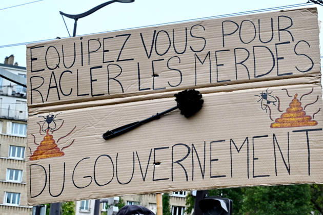 Yellow Vests Protest Act II - Paris Demonstration in favor of purchasing power, the protection of public services, and fiscal and social justice, as part of a nationwide call for mobilisation bringing together former members of the Yellow Vest movement, labor unions, high school and university students. in Paris on October 24, 2026. Photo by Karim Ait Adjedjou ABACAPRESS.COM Paris France  Copyright: xAitxAdjedjouxKarim ABACAx