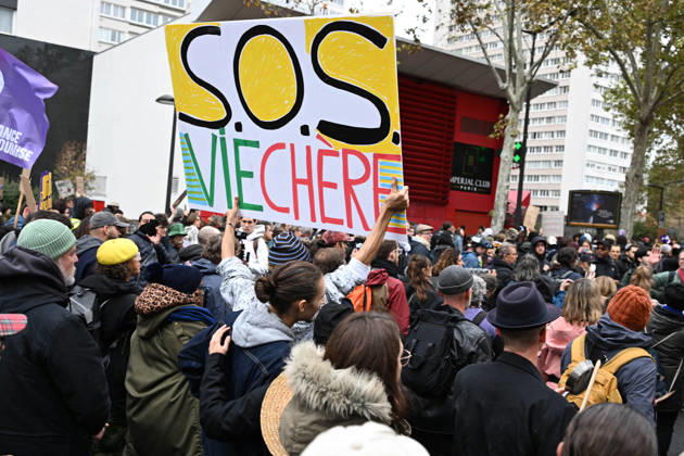 Yellow Vests Protest Act II - Paris Demonstration in favor of purchasing power, the protection of public services, and fiscal and social justice, as part of a nationwide call for mobilisation bringing together former members of the Yellow Vest movement, labor unions, high school and university students. in Paris on October 24, 2026. Photo by Karim Ait Adjedjou ABACAPRESS.COM Paris France  Copyright: xAitxAdjedjouxKarim ABACAx