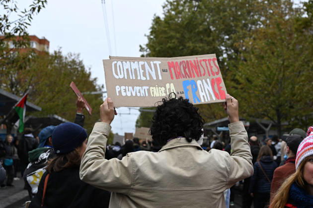 Yellow Vests Protest Act II - Paris Demonstration in favor of purchasing power, the protection of public services, and fiscal and social justice, as part of a nationwide call for mobilisation bringing together former members of the Yellow Vest movement, labor unions, high school and university students. in Paris on October 24, 2026. Photo by Karim Ait Adjedjou ABACAPRESS.COM Paris France  Copyright: xAitxAdjedjouxKarim ABACAx