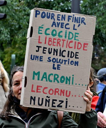 Yellow Vests Protest Act II - Paris Demonstration in favor of purchasing power, the protection of public services, and fiscal and social justice, as part of a nationwide call for mobilisation bringing together former members of the Yellow Vest movement, labor unions, high school and university students. in Paris on October 24, 2026. Photo by Karim Ait Adjedjou ABACAPRESS.COM Paris France  Copyright: xAitxAdjedjouxKarim ABACAx