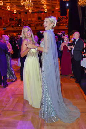 Annemarie Eilfeld und Verena Kerth beim Leipziger Opernball 2026 in der Oper Leipzig am 24.10.2026