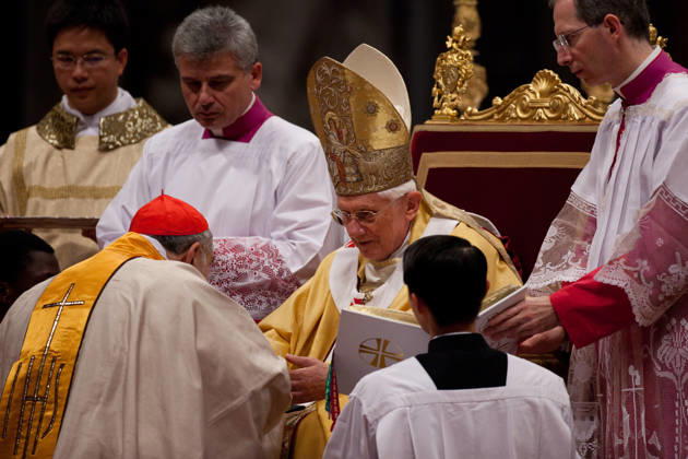 IPA90156904 - New Cardinal Paolo Romeo receives the cardinal s ring from Pope Benedict XVI in St. Peter s Basilica. Vatican City, November 21, 2010.  Copyright: xx xALESSIAxGIULIANI CPPx IPA90156904