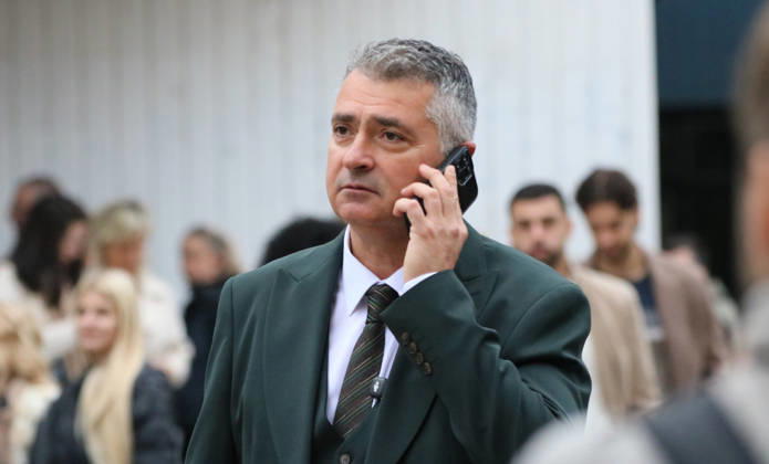 Student List candidate Ilija Srdanovic votes in Serbia s snap parliamentary elections NOVI SAD, SERBIA - OCTOBER 25: Ilija Srdanovic, the leading candidate on the Student List, which ranks among the frontrunners in opinion polls, speaks on his mobile phone after casting his ballot in Serbia s snap parliamentary elections in Novi Sad, Serbia, on October 25, 2026. Aleksandar Savanovic Anadolu Novi Sad Serbia. Editorial use only. Please get in touch for any other usage.  Copyright: x2026xAnadoluxAleksandarxSavanovicx