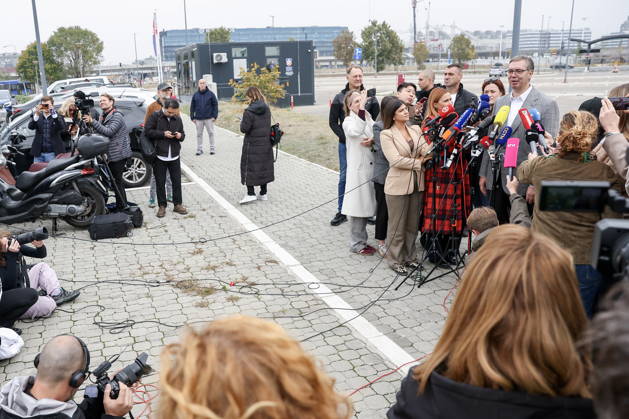 SERBIA, BELGRADE - OCTOBER 25, 2026: Former Serbian president Aleksandar Vucic (R midground) talks to journalists outside a polling station during the 2026 Serbian parliamentary election. On 25 October, the Serbs went to the polls to elect members of the country s unicameral parliament, Narodna Skupshtina. Alexander Ryumin TASS  99933235