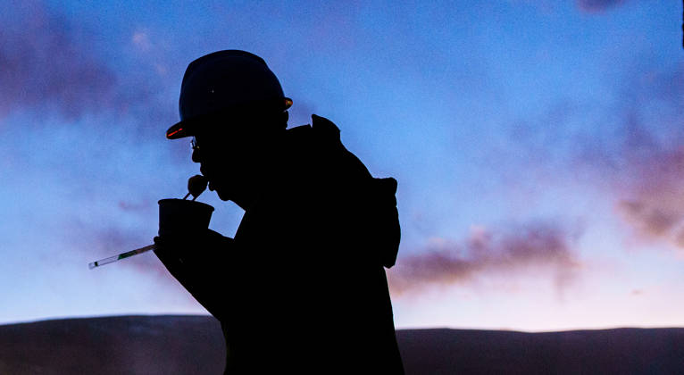 (261025) -- BAQEN, Oct. 25, 2026 -- A rescuer eats dumplings at a temporary shelter in Maru Township of Baqen County, Nagqu City, southwest China s Xizang Autonomous Region, Oct. 24, 2026. After a 7.0-magnitude earthquake struck Baqen County in Nagqu, southwest China s Xizang Autonomous Region, on Thursday, Du Guoping, owner of a dumpling restaurant in Xigaze, postponed the opening of his two new restaurants and headed to the disaster zone with his staff. It took only about 10 minutes to make the decision that we would go to Baqen and cook dumplings for earthquake-affected residents, Du said. The team loaded more than 1,500 kilograms of dumplings onto vehicles and set off from Xigaze at midnight on the night of the earthquake. Upo